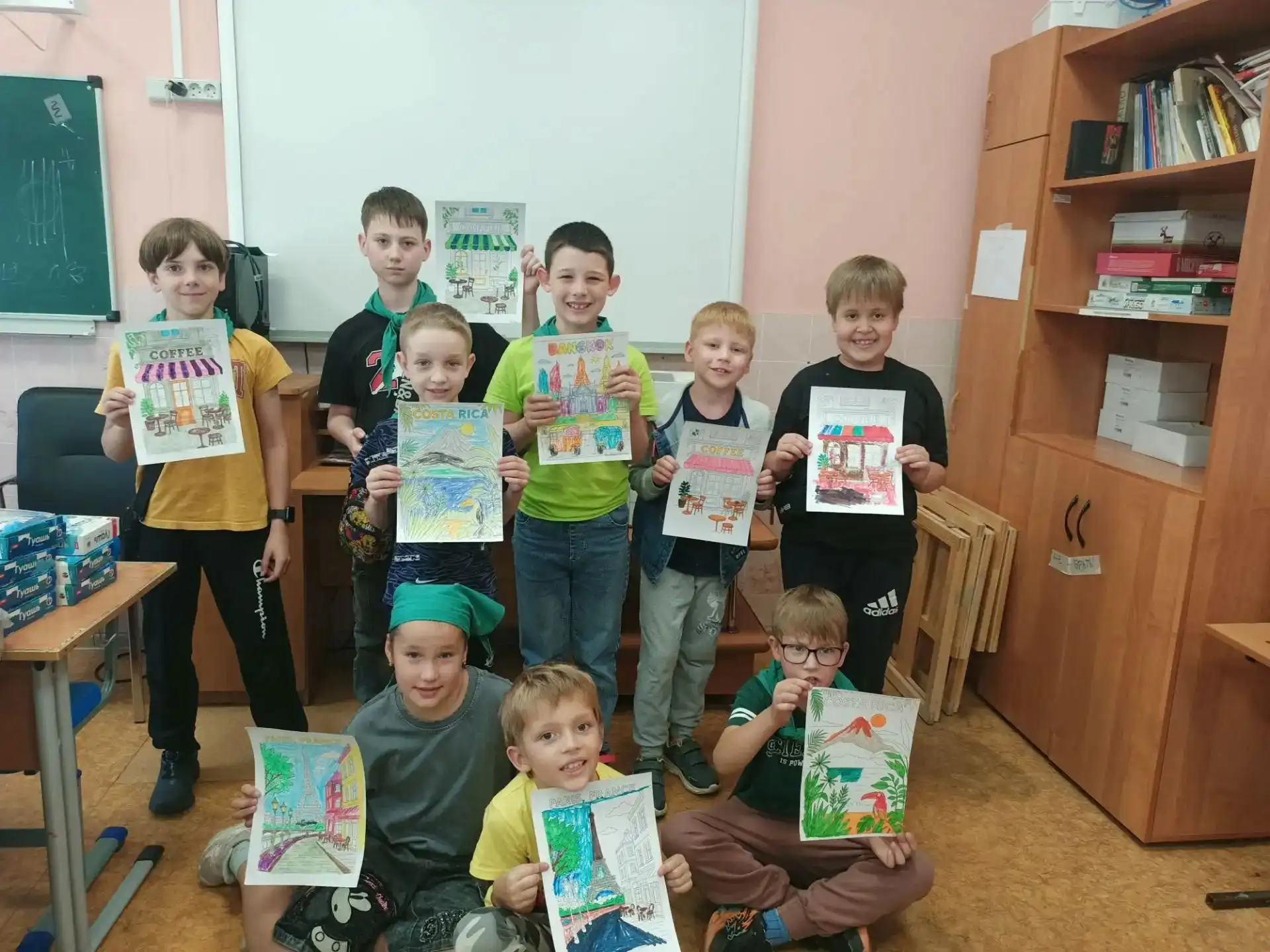Путешествие во времени, география и игры с мячом: как прошел день в Щербинке